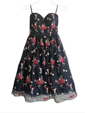 NWOT Chi Chi London Black Floral Embroidered Mesh Tulle Strapless Dress XXS